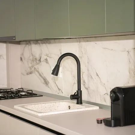 V25appartments アパート *